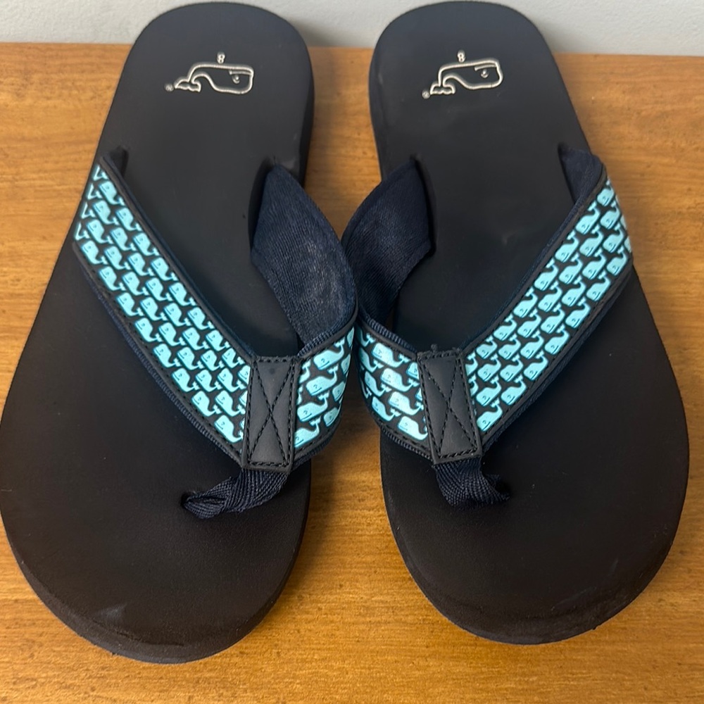 Vineyard VInes Men's Whale Flip Flops Size 8